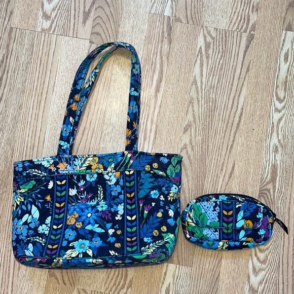 Vera Bradley Handbags - Vera Bradley midnight blues floral print purse & small makeup bag